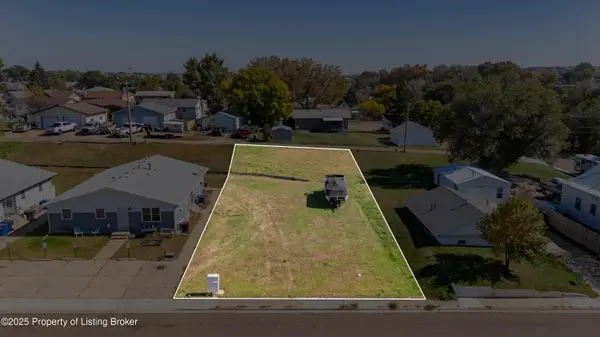 2nd Avenue, Dickinson, ND 58601