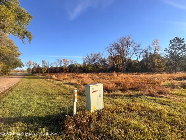 21st Street, Dickinson, ND 58601