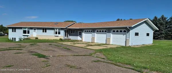 873 25th Avenue, Dickinson, ND 58601