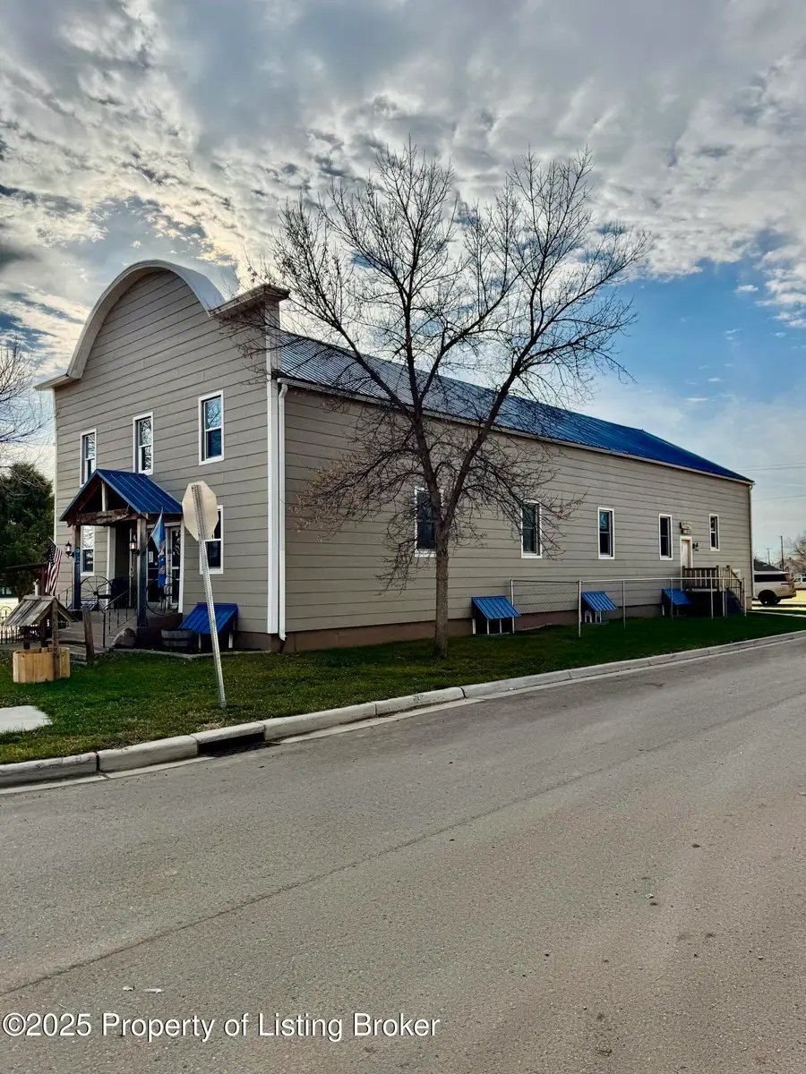 58 Central Avenue, Dunn Center, ND 58626 - #2
