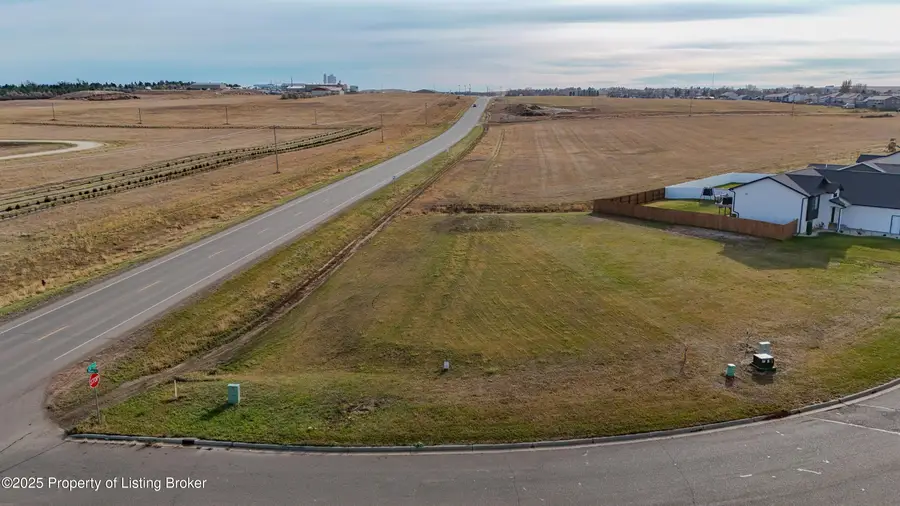 492 River Drive, Dickinson, ND 58601 - #2