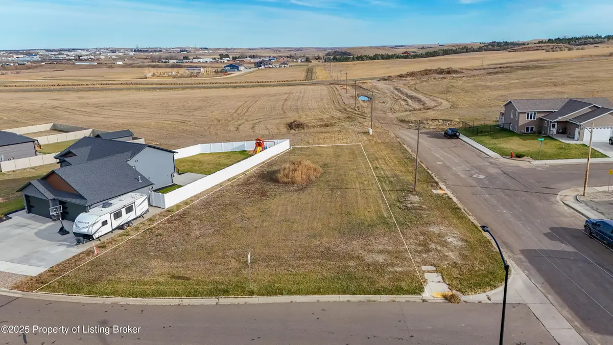 592 River Drive, Dickinson, ND 58601 - #1