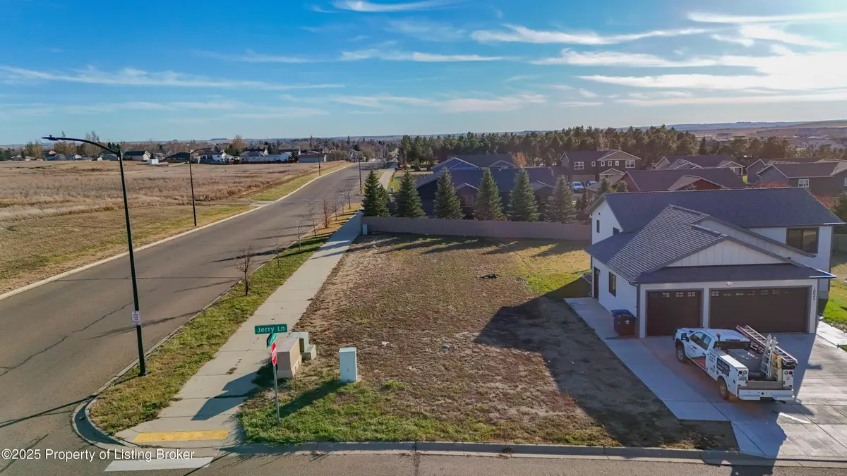 1037 Jerry Lane, Dickinson, ND 58601 - #1