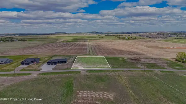 4284 Acres Drive, Dickinson, ND 58601