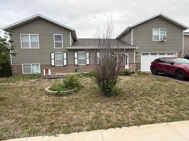 511 Highlands Avenue, Dickinson, ND 58601 - #1