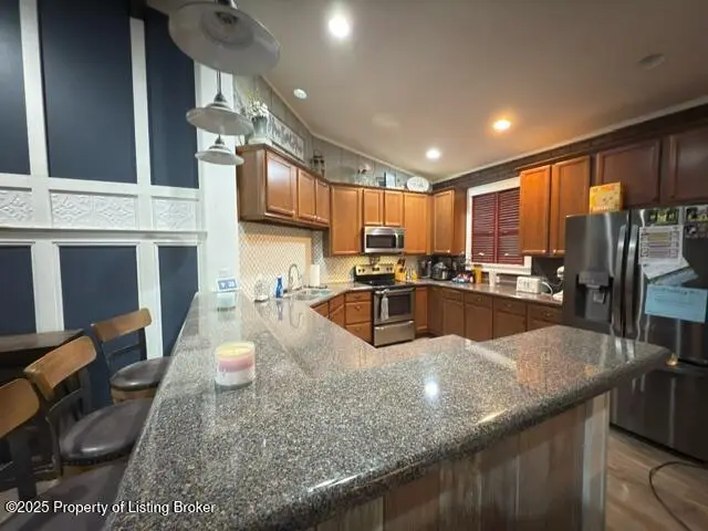 511 Highlands Avenue, Dickinson, ND 58601 - #2