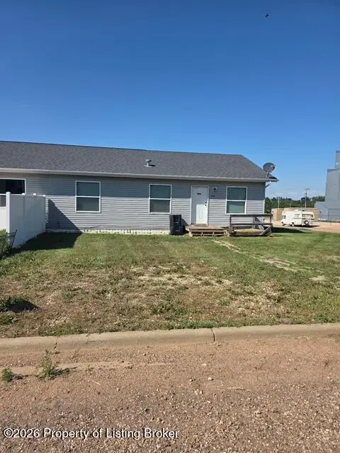 209 2nd Avenue, Belfield, ND 58622