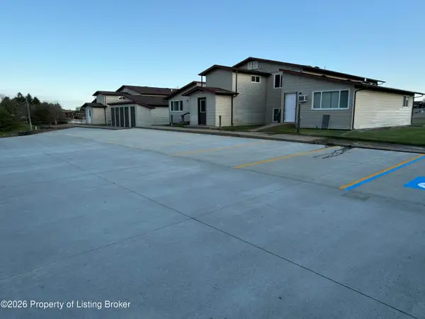 712 5th Avenue, Dickinson, ND 58601