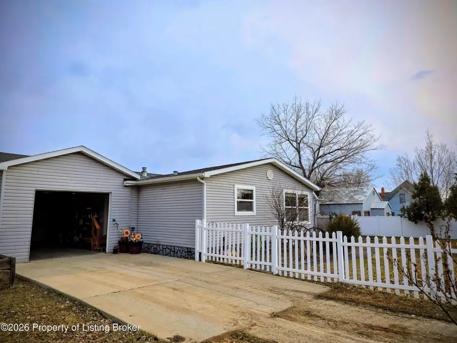 519 1st Avenue, Wibaux, MT 59353 - #2