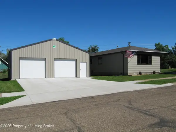 464 Central Avenue, Beach, ND 58621