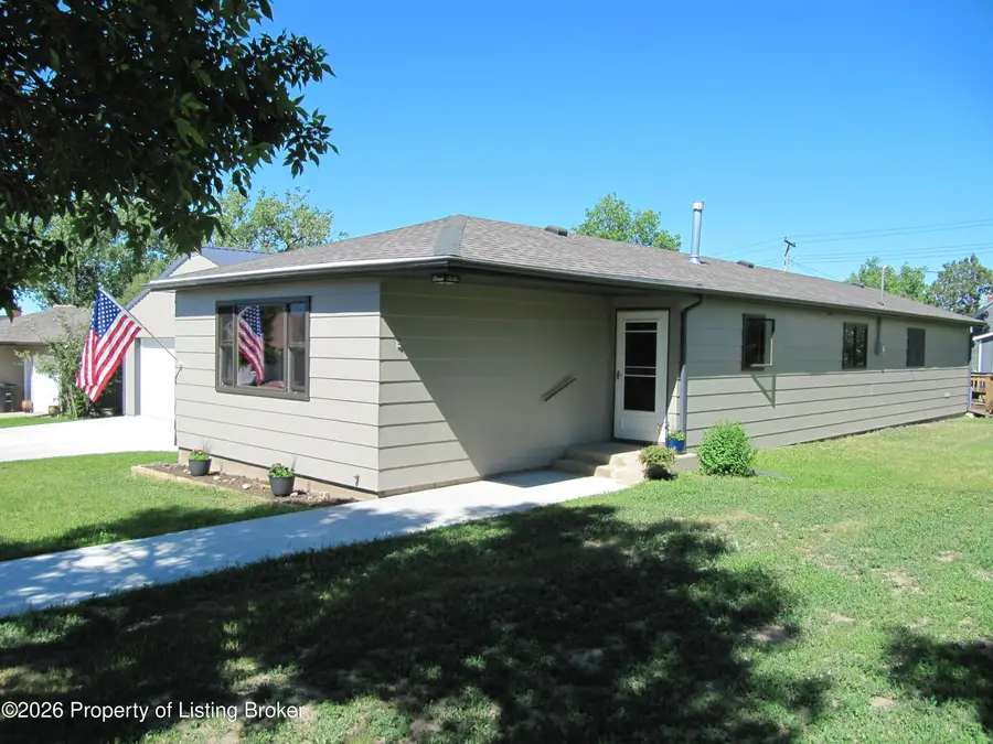 464 Central Avenue, Beach, ND 58621 - #2