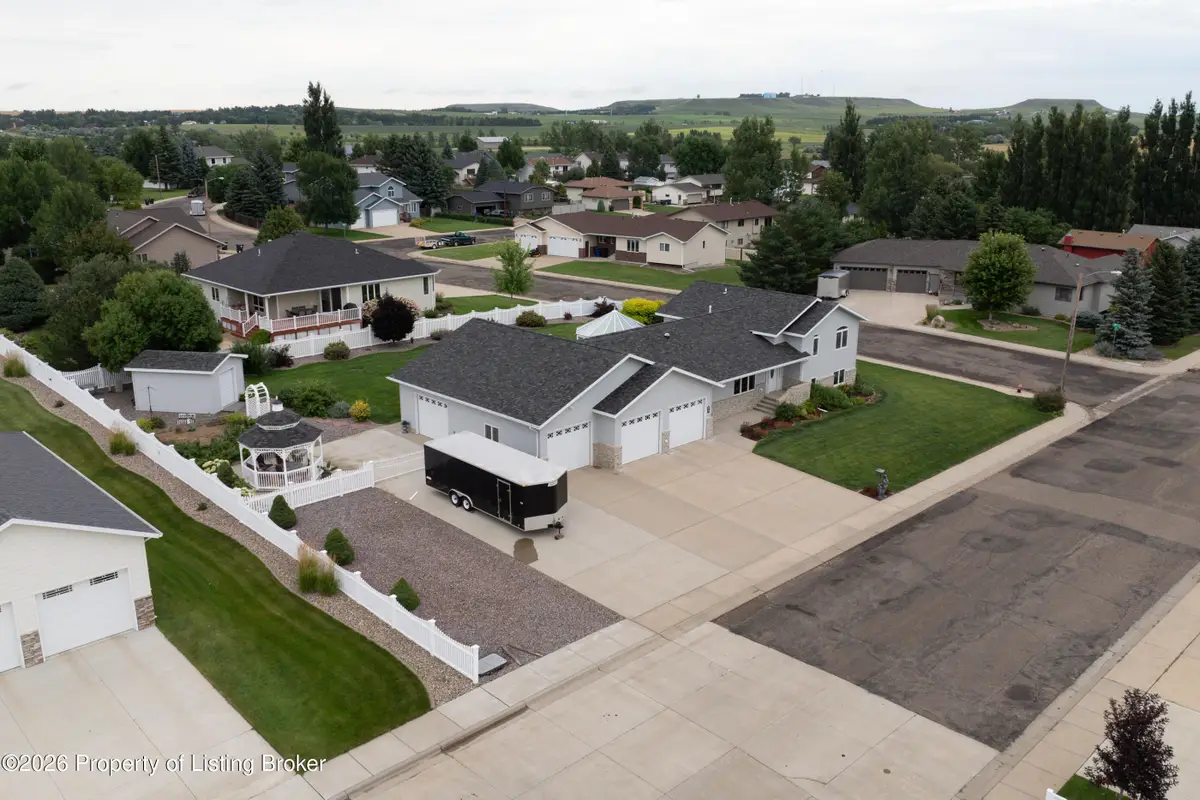 837 17th Street, Dickinson, ND 58601 - #1