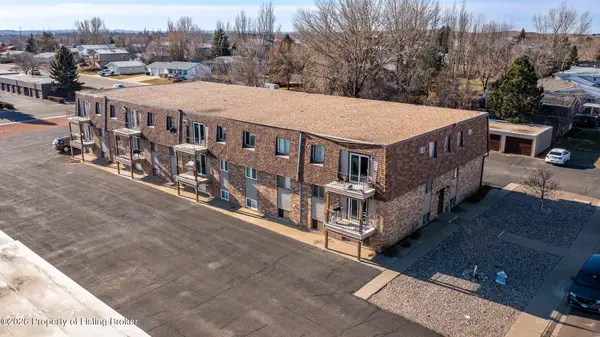 671 24th Street, Dickinson, ND 58601