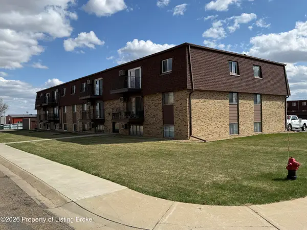 679 19th Street, Dickinson, ND 58601
