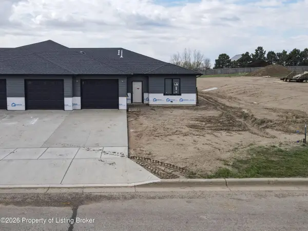 1631 Marilyn Way, Dickinson, ND 58601