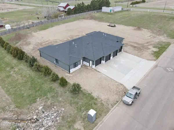 1611 Marilyn Way, Dickinson, ND 58601