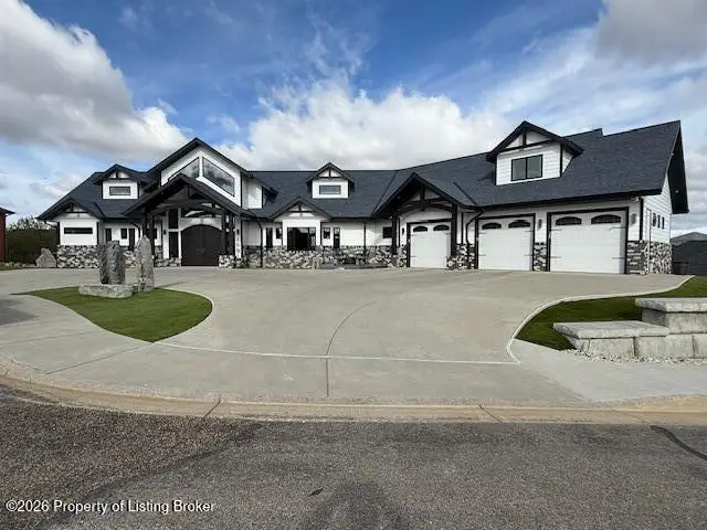 1591 Prairie Creek Road, Dickinson, ND 58601 - #2