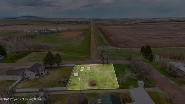 3rd Avenue, New England, ND 58647