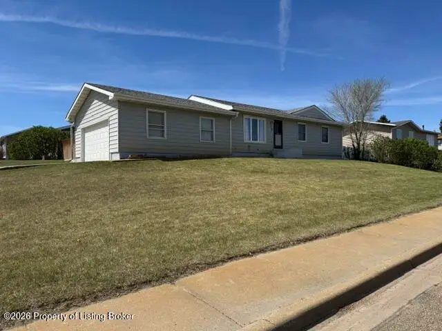 315 Spruce Street, Dickinson, ND 58601 - #3