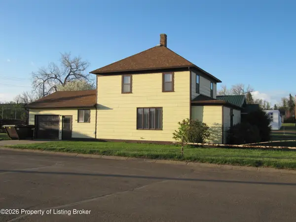 310 Central Avenue, Beach, ND 58621