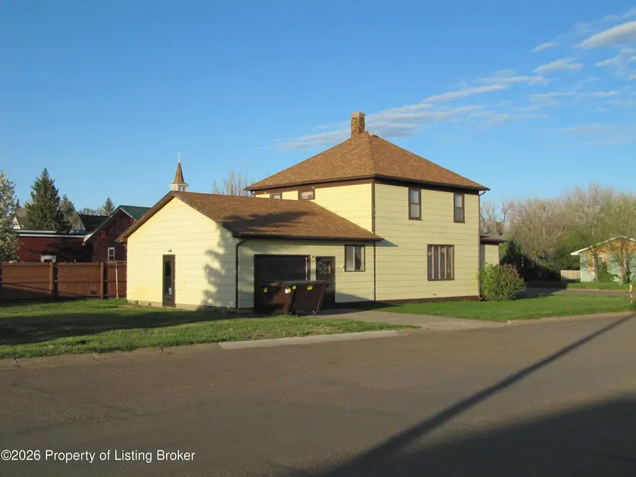 310 Central Avenue, Beach, ND 58621 - #3