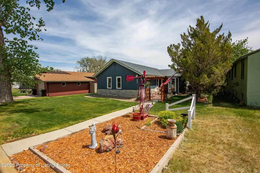 305 4th Avenue, Bowman, ND 58623 - #2