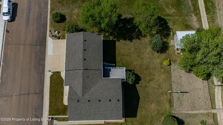 138 1st Ave, Killdeer, ND 58640 - #2