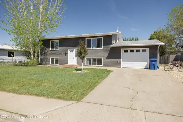 713 2nd Avenue, Dickinson, ND 58601