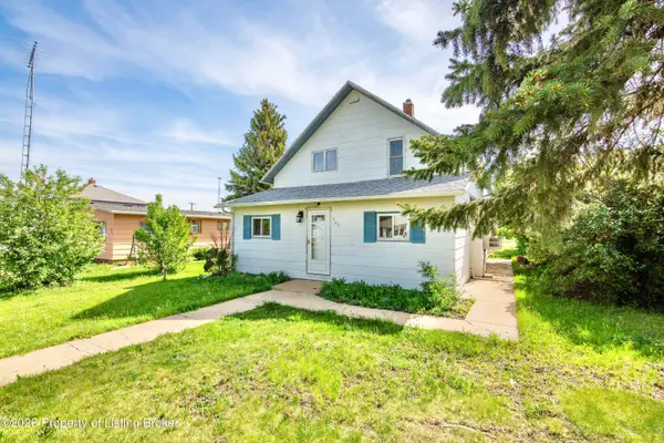 307 Dakota Avenue, Mott, ND 58646