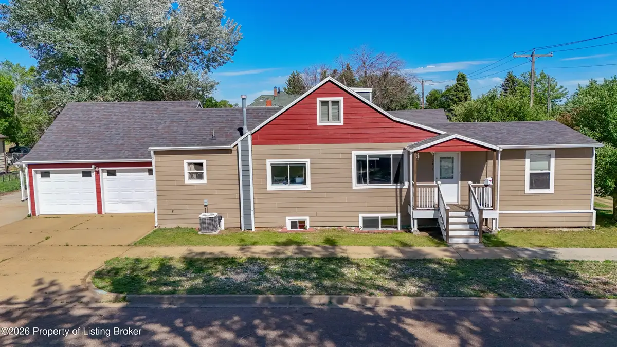 346 5th Street, Dickinson, ND 58601 - #1
