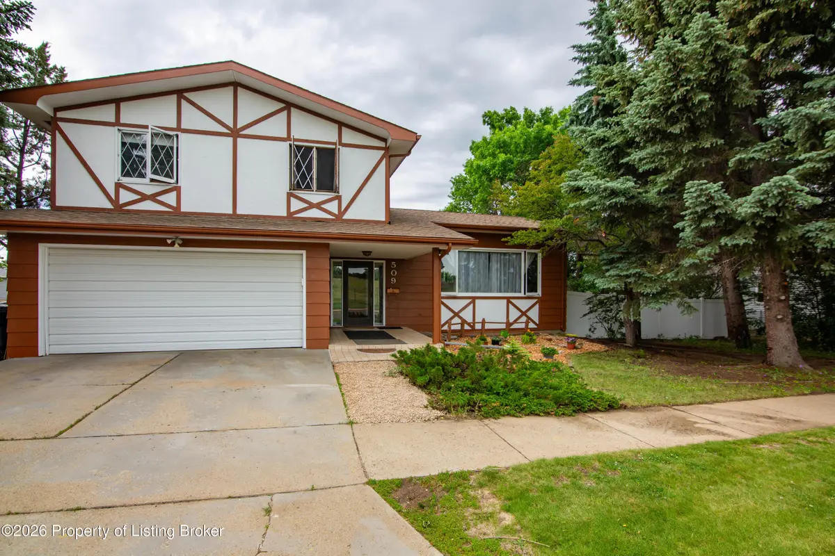 509 6th Street, Dickinson, ND 58601 - #1