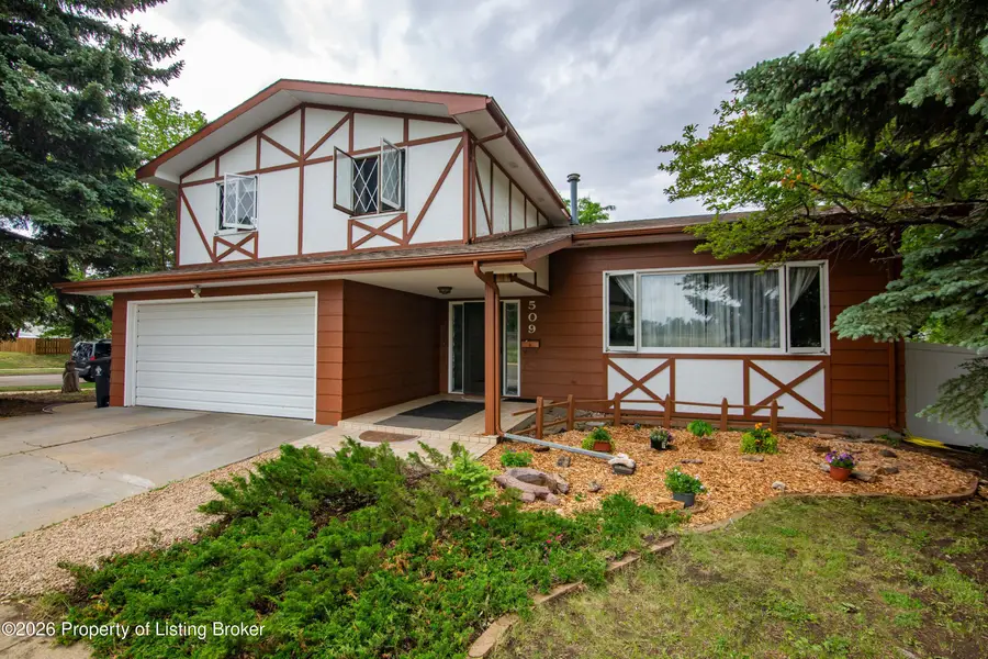 509 6th Street, Dickinson, ND 58601 - #2