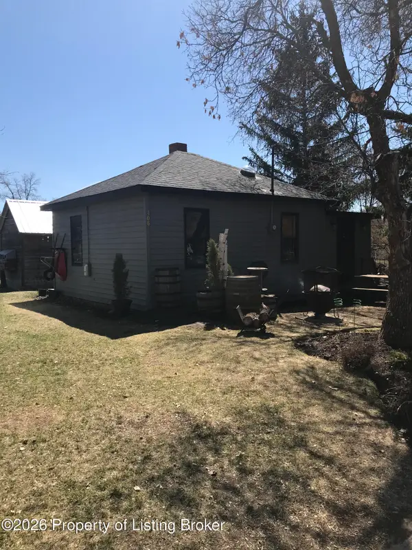 406 2nd Street, Belfield, ND 58622
