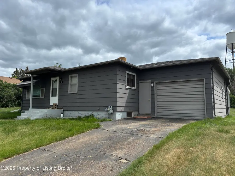 409 Indiana Avenue, Mott, ND 58646 - #2