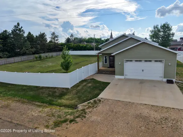 210 B Street, Richardton, ND 58652