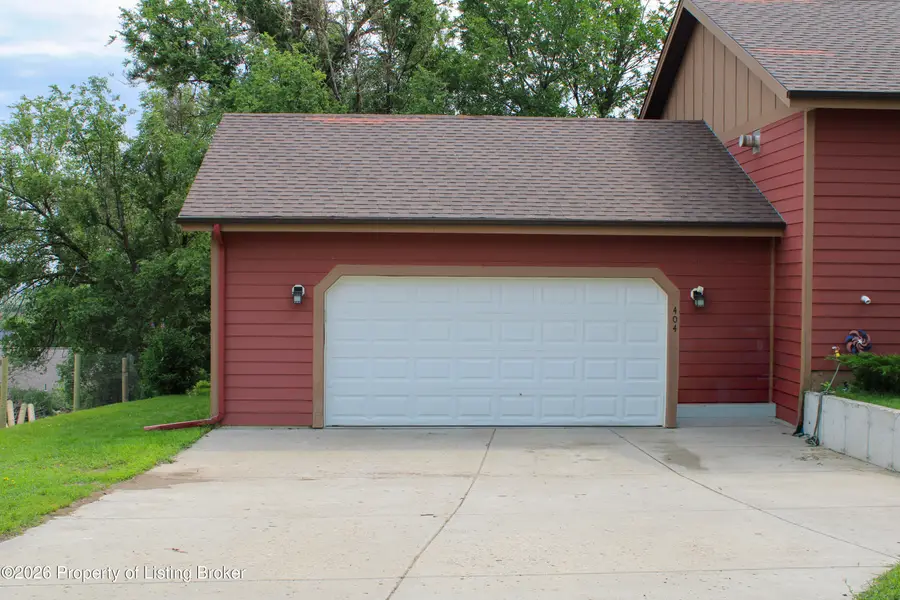 404 4th Street, Watford City, ND 58854 - #2