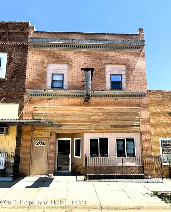 216 Main Street, Hettinger, ND 58639