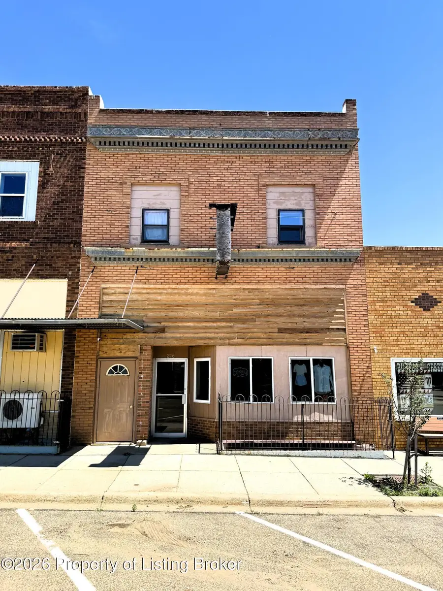 216 Main Street, Hettinger, ND 58639 - #2