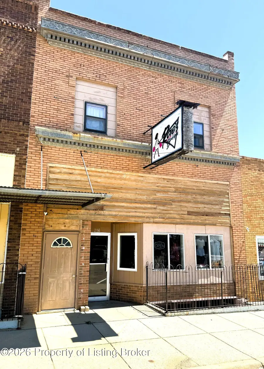 216 Main Street, Hettinger, ND 58639 - #3