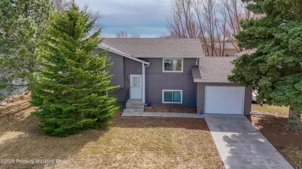 729 28th Street, Dickinson, ND 58601