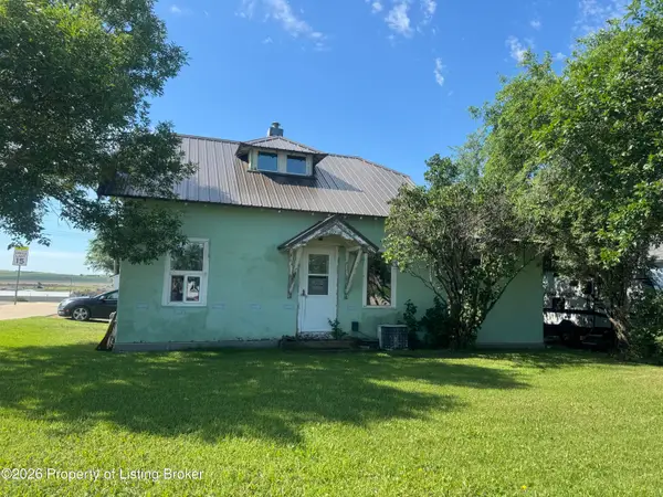 221 Park Avenue, Watford City, ND 58854