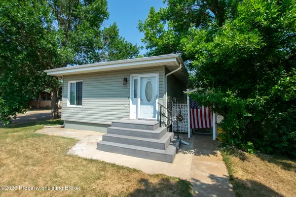 1468 1st Street, Dickinson, ND 58601