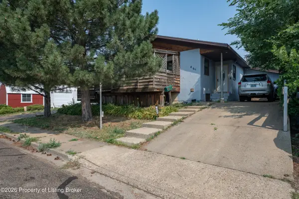420 7th Street, Dickinson, ND 58601