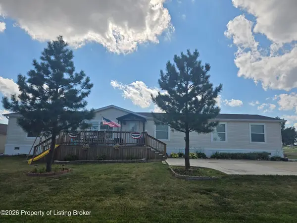 926 Sorrel Lane, Dickinson, ND 58601