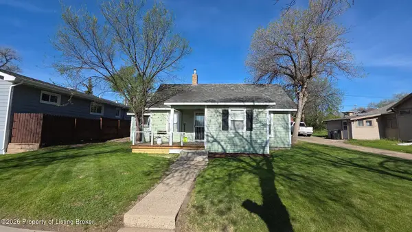 105 3rd Street, Watford City, ND 58854