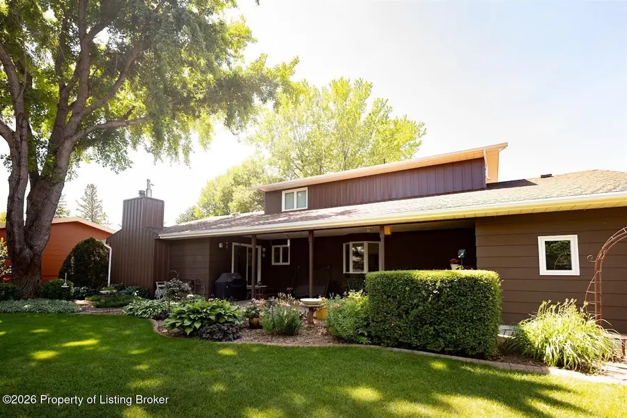 1140 11th Avenue, Dickinson, ND 58601 - #2