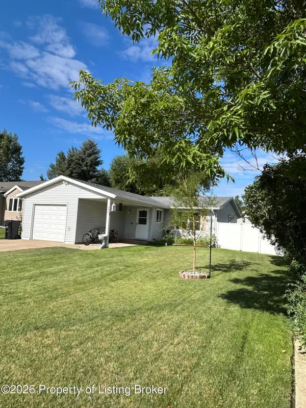 343 Tabor Drive, Killdeer, ND 58640
