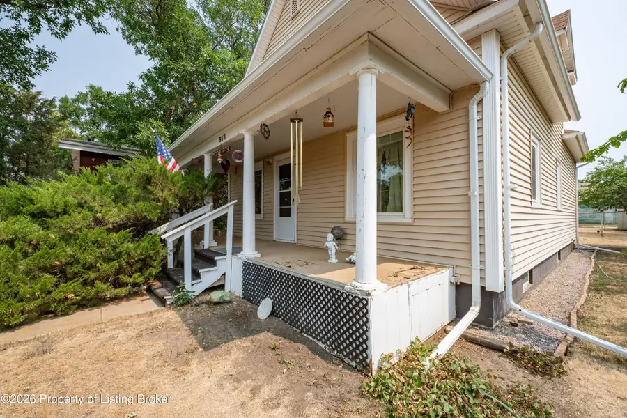 913 2nd Avenue, New England, ND 58647 - #2