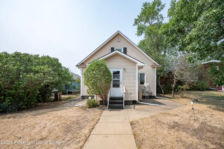 913 2nd Avenue, New England, ND 58647 - #3