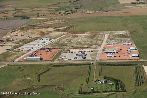 30j Street, Dickinson, ND 58601